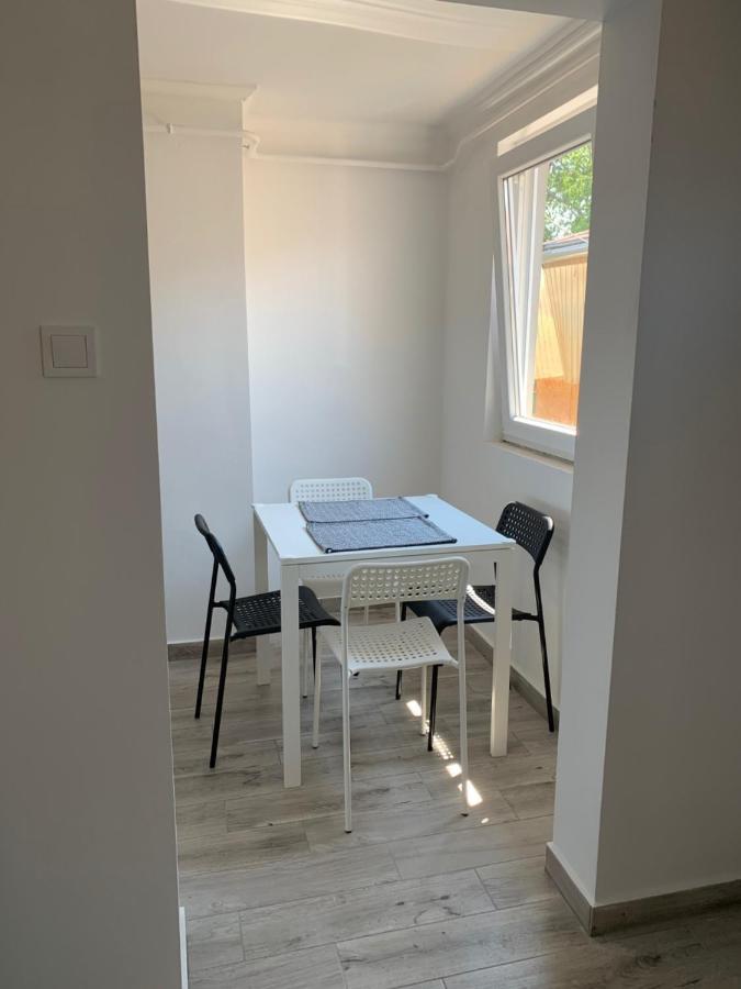 Appartement Amira Apartman à Hajdúszoboszló Extérieur photo